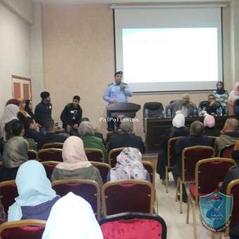 الشرطة وجامعة القدس المفتوحة ينظمان ورشة عمل حول المخدرات في نابلس