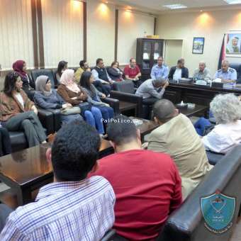 الشرطة تلتقي الصحفيين والإعلامين في نابلس