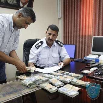الشرطة تكشف ملابسات سرقة ( 40 ) الف دينار اردني في نابلس