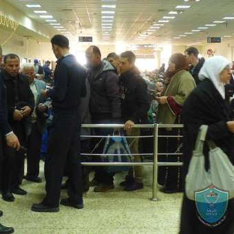 الشرطة : 24  ألف مسافر تنقلوا الأسبوع الماضي عبر معبر الكرامة