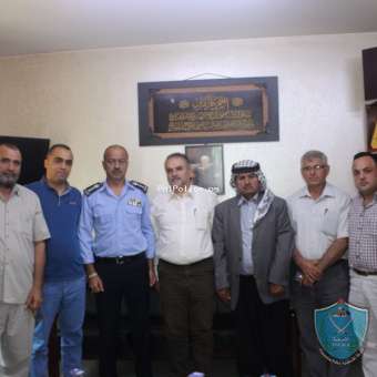 الشرطة وهيئة التوجيه السياسي والمعنوي يبحثان سبل التعاون المشترك في الخليل
