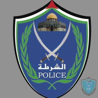 اللواء حازم عطا الله يكرم ضابطين صف لأمانتهما في طولكرم