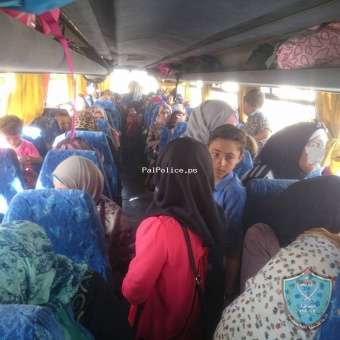 الشرطة تضبط حافلة حمولة 50 راكبا بداخلها 120 شخصا في الخليل