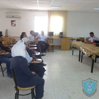 مفتي سلفيت يلقي محاضرة دينية للشرطة