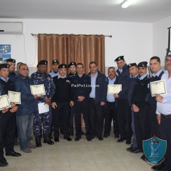الشرطة تخرج دورة التدريب أثناء الخدمة لمنتسبي شرطة محافظة طولكرم