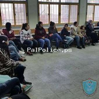 الشرطة تنظم محاضرتين حول مخاطر استخدام شبكات التواصل الاجتماعي في طوباس