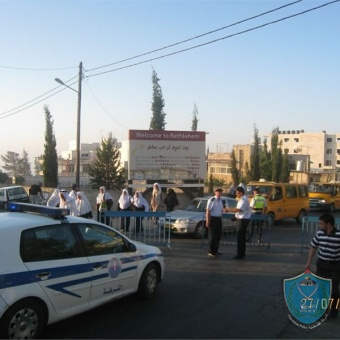 الشرطة تسهل دخول 82 ألف مصلي من بيت لحم والخليل إلى حاجز القدس الجنوبي