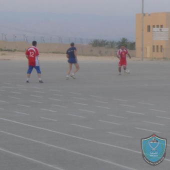 فريق  كلية فلسطين يتفوق على فريق الشرطة الأوروبية  ودياً بكره القدم