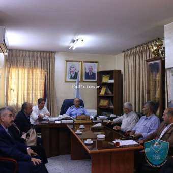 الشرطة والمجلس الموحد لأولياء أمور الطلبة يبحثان سبل التعاون المشترك في الخليل