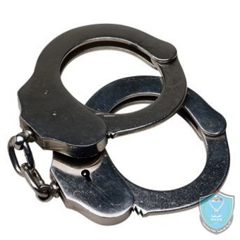 الشرطة تلقي القبض على شخص بحوزته مواد مخدره في نابلس
