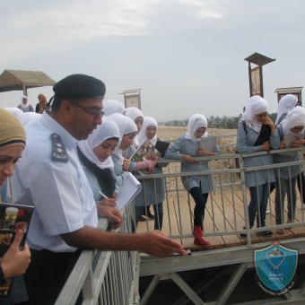الشرطة والتربية يطلقان برنامج متابعة الرحلات المدرسية في أريحا