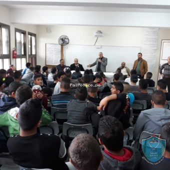 الشرطة تنظم محاضرة توعية حول الجرائم الالكترونية وسلبيات الانترنت في جنين