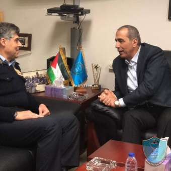 اللواء حازم عطا الله يبحث سبل التعاون المشترك مع مدير الأمن العام الاردني اللواء فاضل الحمود في رام الله