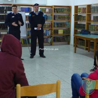 الشرطة ومؤسسة الرؤيا الفلسطينية والانجاز الشبابي يطلقون البرنامج التدريبي في التوعية المرورية بقلقيلية