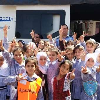 الشرطة تقدم محاضرات توعية لطلاب وطالبات مدارس بلدة قراوة بني حسان في سلفيت