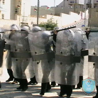 الشرطة تفض شجار وتلقي القبض على 7 أشخاص من المتسببين فيه في محافظة جنين.