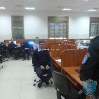 الشرطة تفتتح  دورة الاتصال الرقمي في كلية الشرطة في اريحا