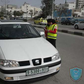 الشرطة تخرج الفوج السابع من مشروع الشرطي الصغير في الخليل.