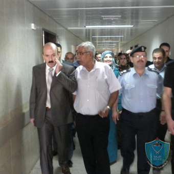 المحافظ والشرطة يزوران مستشفى جنين لمتابعة حالات طلبة صانور