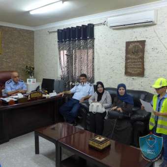الشرطة تكرم إدارة مدرسة الشهداء الأساسية المختلطة وفرق السلامة المرورية فيها بقلقيلية