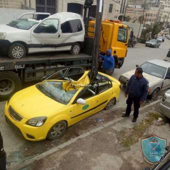 الشرطة تتلف 22 مركبة غير قانونية في الخليل