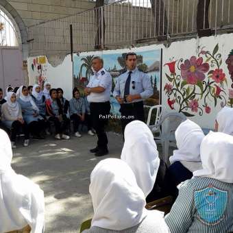 الشرطة تنظم نشاطاً بعنوان " أمننا بايدينا " لأكثر من 150 طالبة في بيت لحم