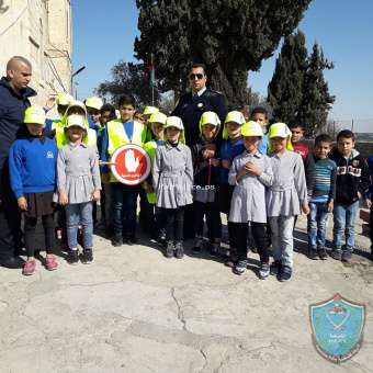 الشرطة تقيم يوماً شرطياً بعنوان " امننا في سلامة فكرنا " لأكثر من 150 طالب في بيت لحم