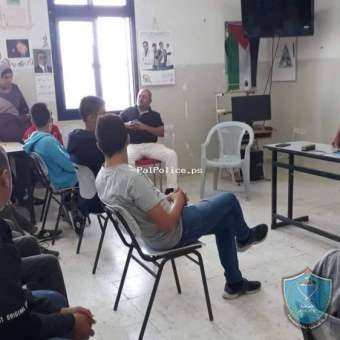 الشرطة تعقد محاضرتين  في مدرسة قيرة الثانوية المختلطة وديرستيا الثانوية للبنات بسلفيت