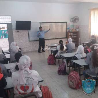 الشرطة تنظم محاضرتين لطلبة مدارس دير بلوط   بمحافظة سلفيت