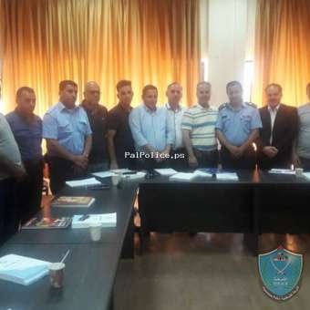 الشرطة وجامعة البوليتكنك يفتتحان دورة فاحصي المركبات لمرتبات شرطة المرور في الخليل