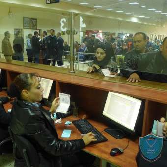 الشرطة : 26  ألف مسافر تنقلوا الأسبوع الماضي عبر معبر الكرامة