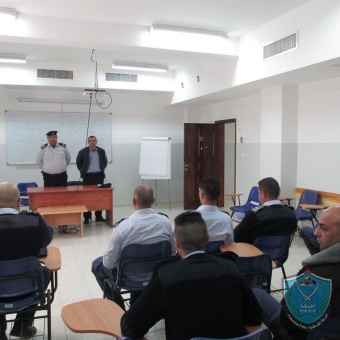 الشرطة تفتتح دورة في الإشارة اللاسلكية في كلية فلسطين  للعلوم الشرطية