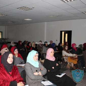 الشرطة تنظم ندوة لطلبة جامعة القدس المفتوحة حول الجرائم الالكترونية في قلقيلية