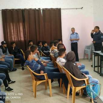 الشرطة تحاضر بأكثر من 130 طالب في بيت لحم