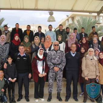 كلية فلسطين للعلوم الشرطية تستضيف 49 طالبا من الجامعة الأمريكيه