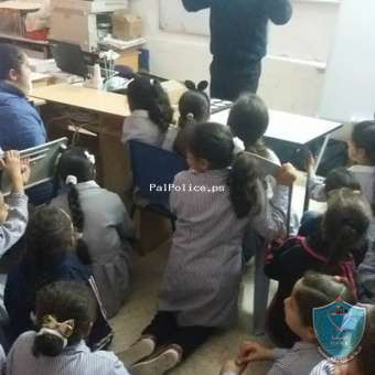 الشرطة تنظم محاضرة حول السلامة المرورية في مدرسة بنات سامي طه في جنين
