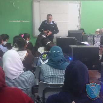 الشرطة تنظم محاضرة لأمهات وطالبات مدرسة خولة بنت الازور في جنين