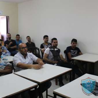 الشرطة تعقد لقاء  بالتقنية الهندسية للتدريب المهني بمناسبة يوم العمال العالمي في طولكرم