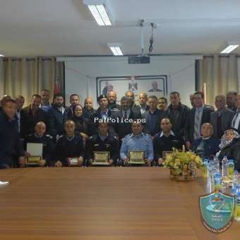 التوجيه السياسي والوطني يكرم مدراء ادارات شرطة ضواحي القدس