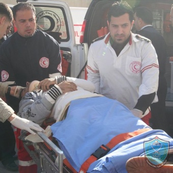 مصفحة إسرائيلية تصطدم بحافلة وتخلف إصابة 19 شخص بجروح في قلقيلية