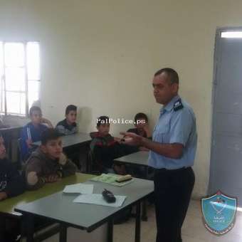 الشرطة تنظم ثلاث محاضرات توعية شرطية بمدرسة دير غزالة  الثانوية للبنين في جنين