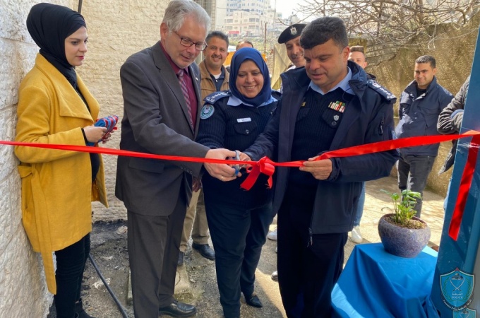 PCP and German representative open a mobile office for the work of Family protection and Juvenile department in Jerusalem Governorate.