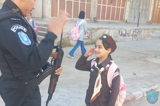 تحية عسكرية ... من طفلة نشمية