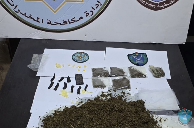 الشرطة تكشف محاولة توريط مواطن بريء بحيازة المخدرات داخل منزله في الخليل