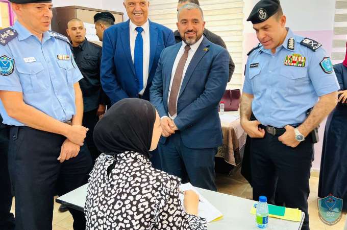 خلال تفقده لغرفة العمليات المركزيه ، اللواء علام السقا  يشيد بأداء الشرطة في تأمين امتحان الثانوية العامة .