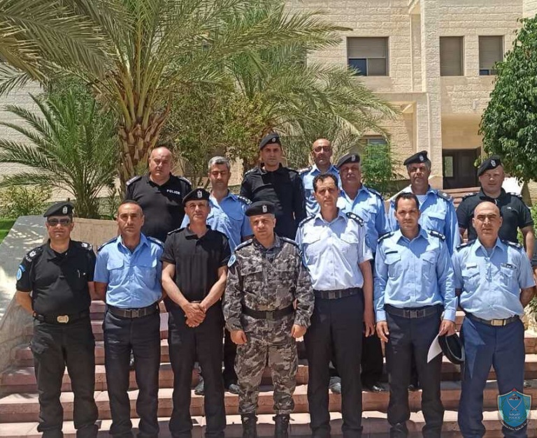 كلية فلسطين للعلوم الشرطية تخرج الضباط المشاركين بدورة التخطيط العملياتي في أريحا