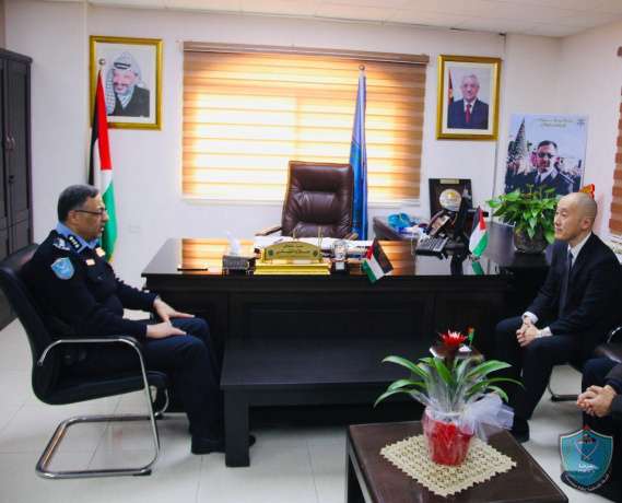 نائب ممثل الحكومة اليابانية لدى فلسطين يشيد بأداء الشرطة