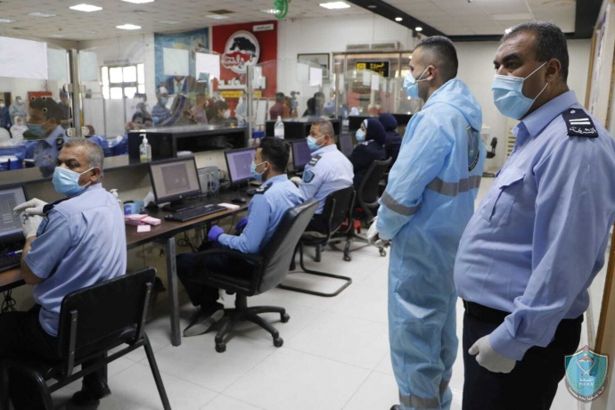 الشرطة تبدأ تنظيم  دخول المواطنين العالقين في الاردن على دفعات الى ارض الوطن على استراحة محافظة اريحا والاغوار 