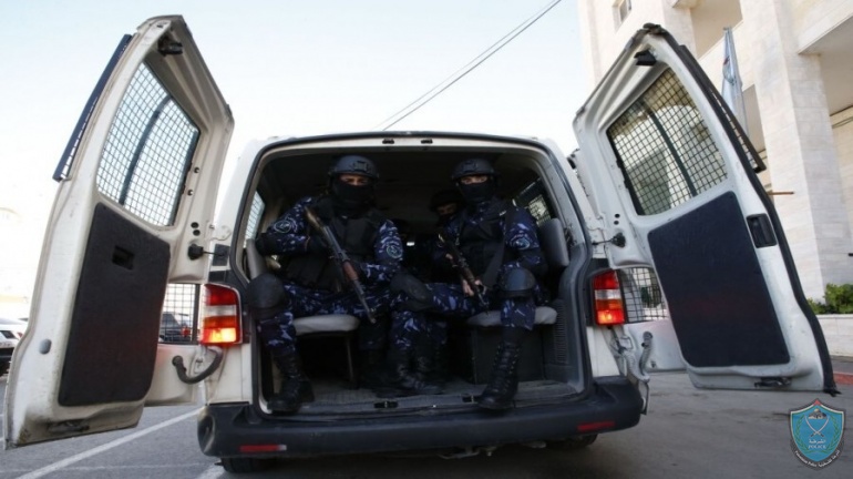 الشرطة تقبض على مطلوب صادر بحقه مذكرات قضائية تزيد عن مليون شيكل في اريحا 
