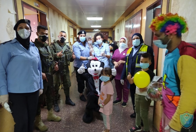 الشرطة تنظم يوماً ترفيهياً توعوياً في قسم الأطفال بمستشفى رفيديا في نابلس
